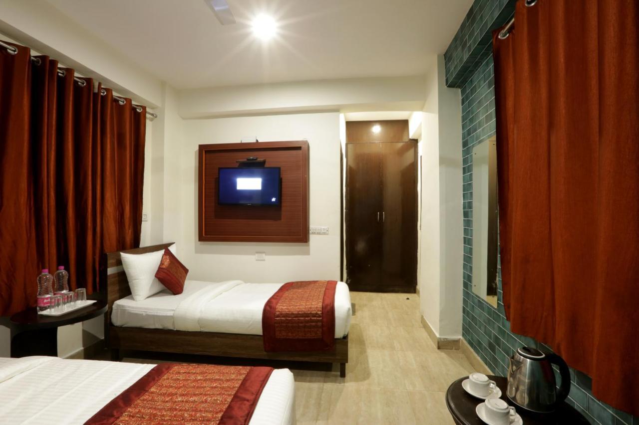 Hotel Airport Star Нью-Дели Экстерьер фото