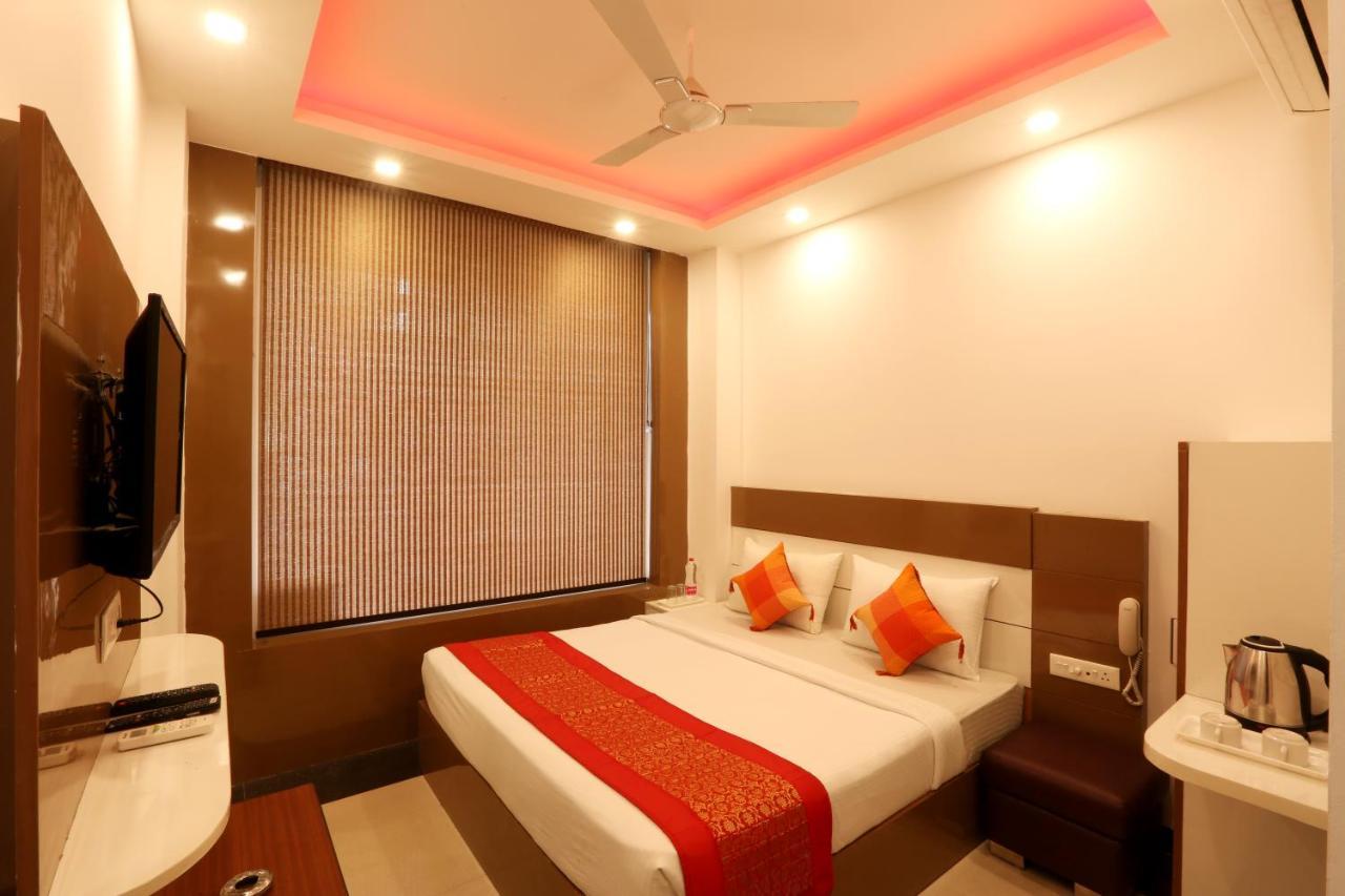 Hotel Airport Star Нью-Дели Экстерьер фото