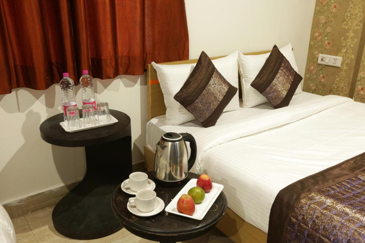 Hotel Airport Star Нью-Дели Экстерьер фото