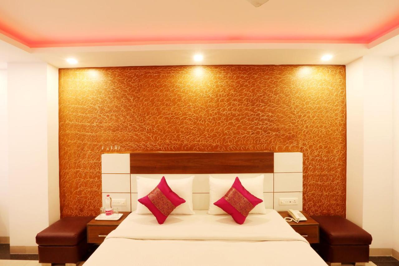 Hotel Airport Star Нью-Дели Экстерьер фото