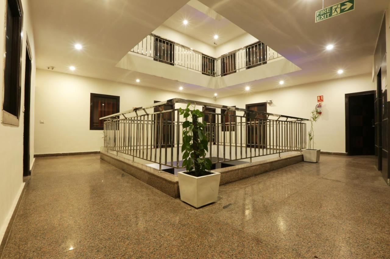 Hotel Airport Star Нью-Дели Экстерьер фото